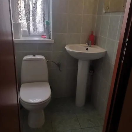 Goscinne Karina Alloggio in famiglia *